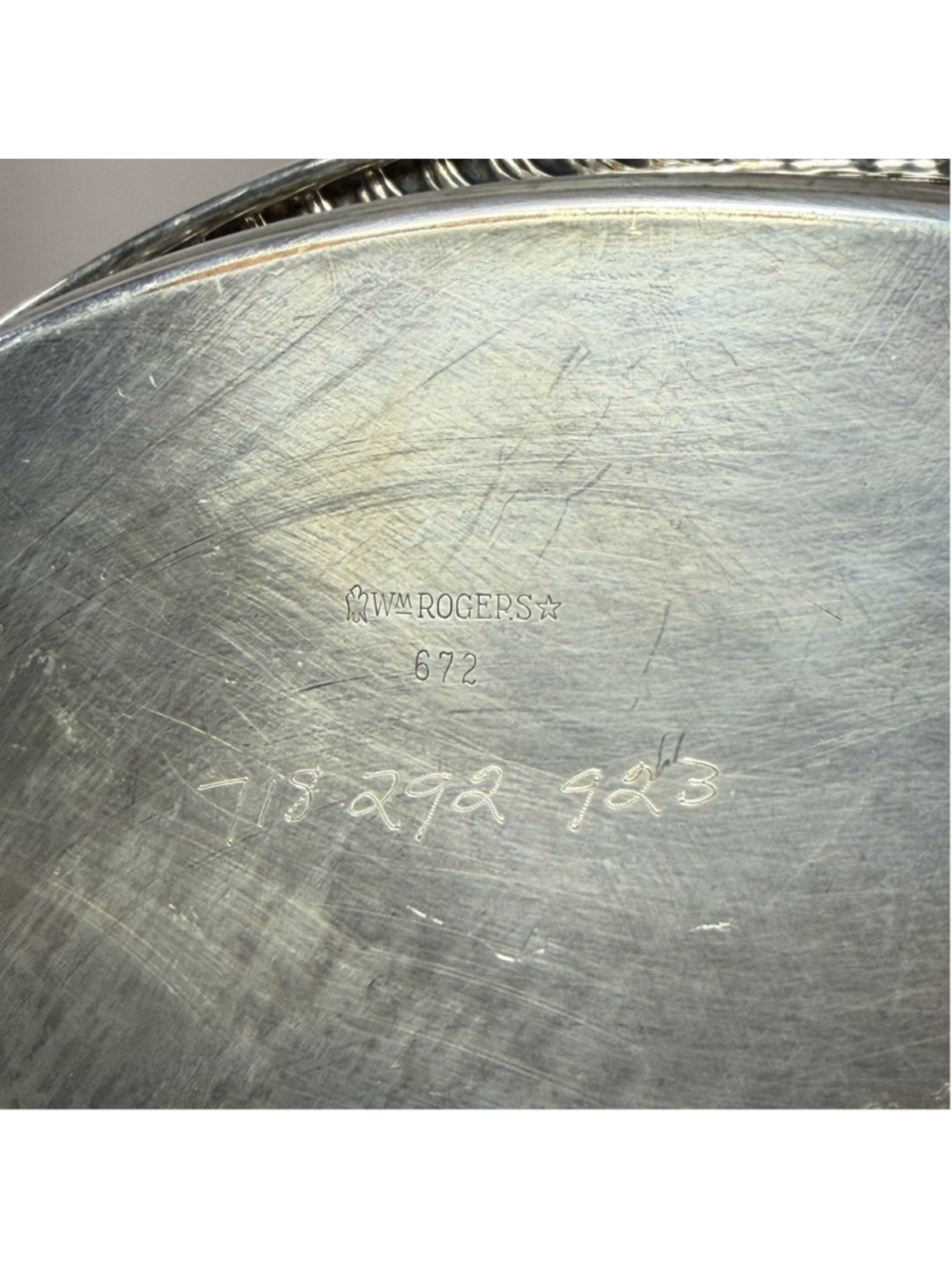 VINTAGE RARE WM ROGERS SILVER PLATE 15” ROUND SERVING TRAY #672 FLOWER - Picture 6 of 9